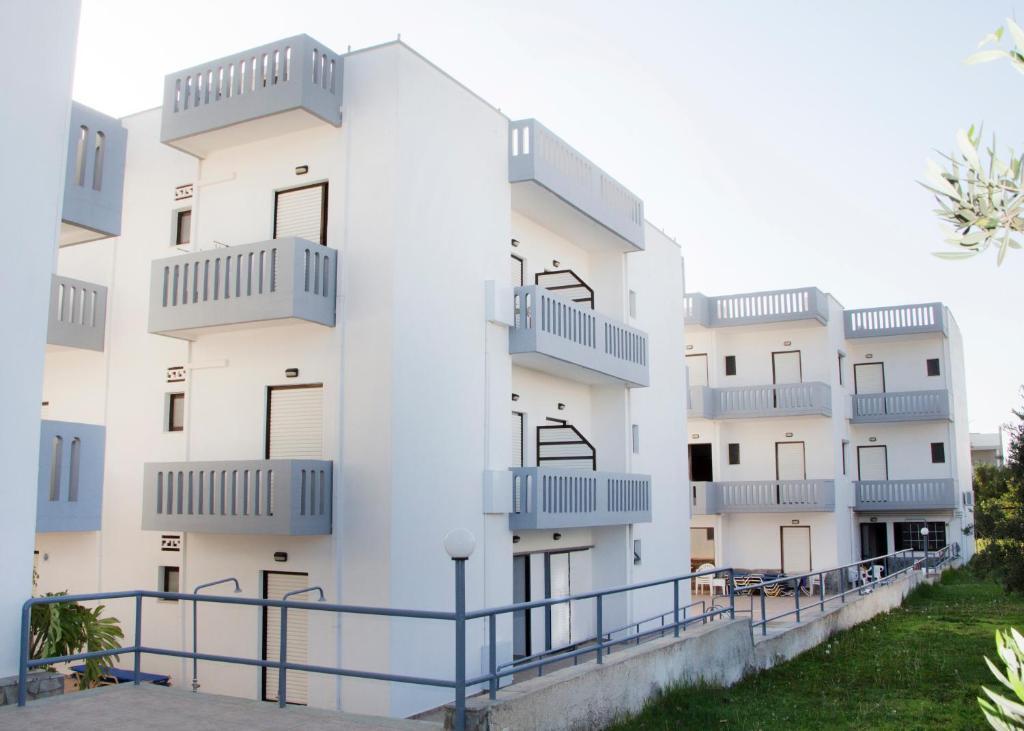 Popi Hotel Apartments Агия-Марина Экстерьер фото