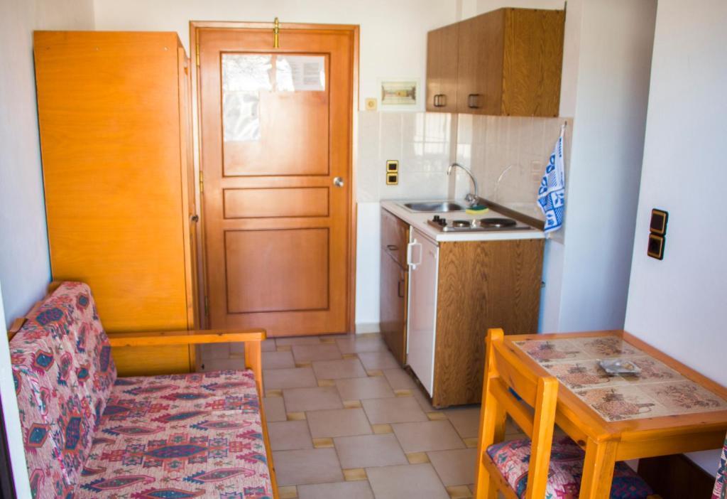 Popi Hotel Apartments Агия-Марина Экстерьер фото